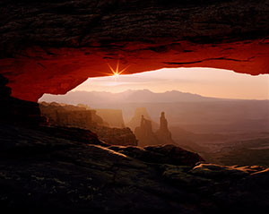 Sunburst at Mesa Arch by Gary Thompson